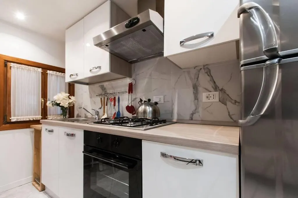 Ca'Mariagrazia Flat In Venice With Private Patio