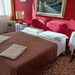 Princess Canal View Апартаменты